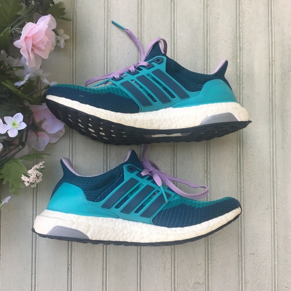 ✖️Sold✖️Adidas Primeknit Ultra boost Athletic Shoe - Picture 5 of 8